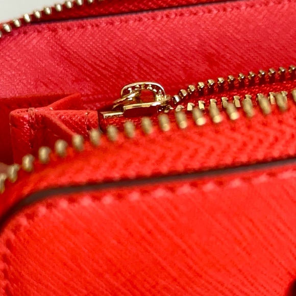 EUC Tory Burch Women's Emerson Wristlet Zip Continental - Picture 6 of 10